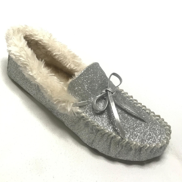new Tucker + Tate Silver Glitter Moccasin Slipper - Picture 1 of 7